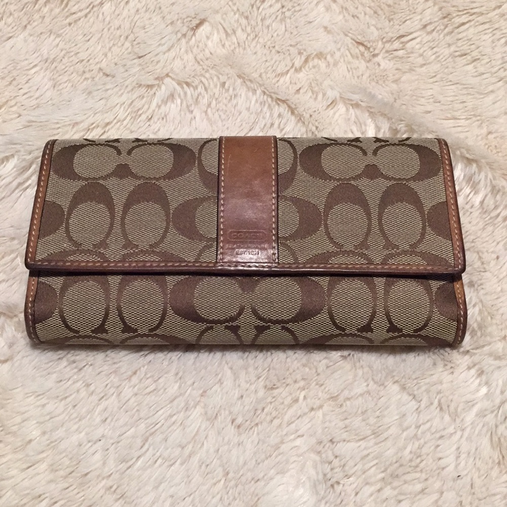 ‼️SOLD ‼️ SOLD ‼️Coach  Jacquard Tri-fold Wallet
